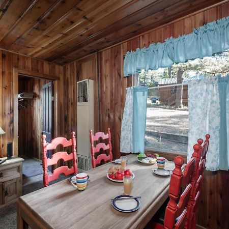 Pine Cabin, 2 Bedrooms, Fireplace, Midtown, Sleeps 6 Ruidoso Exterior foto