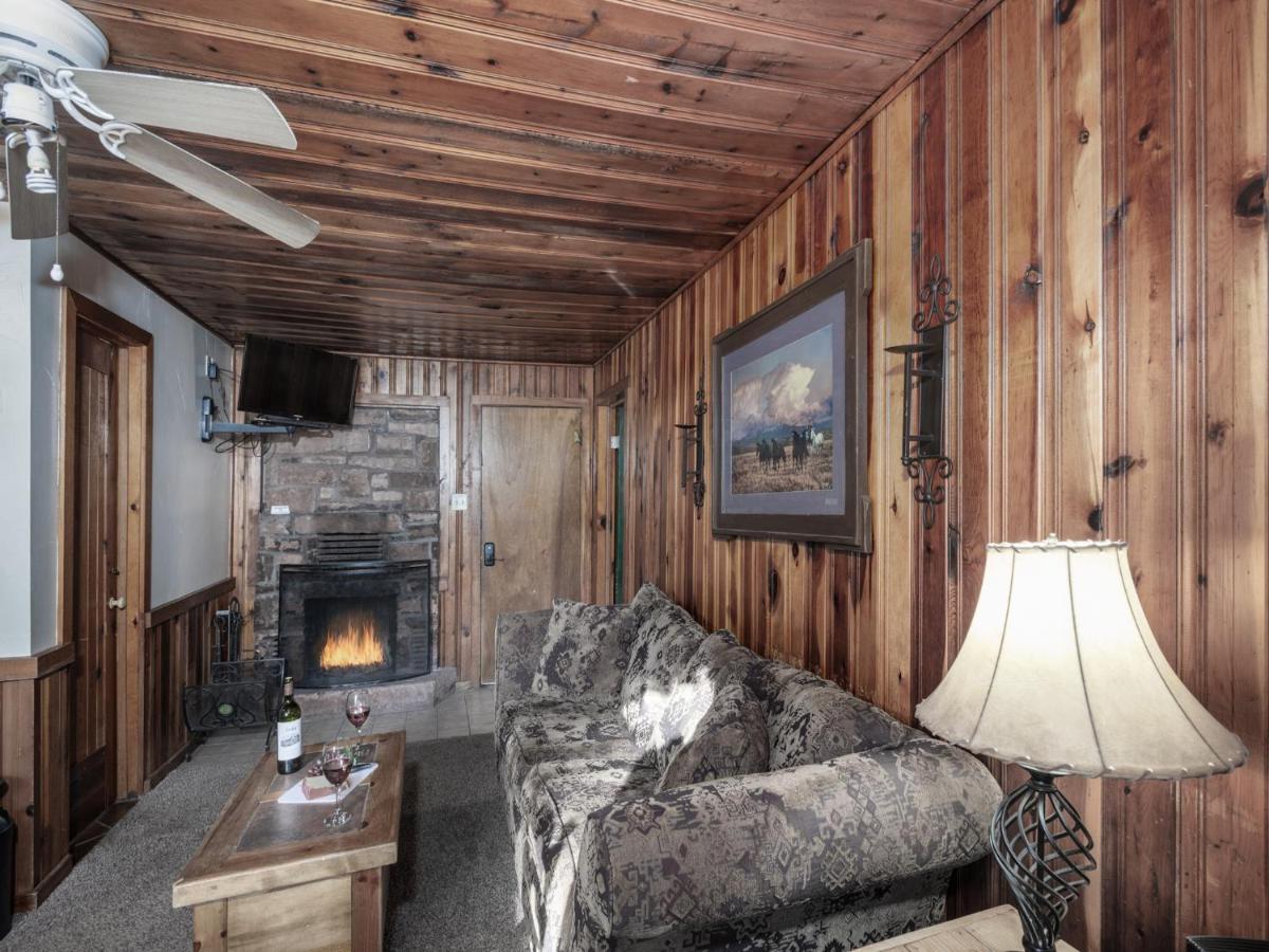 Pine Cabin, 2 Bedrooms, Fireplace, Midtown, Sleeps 6 Ruidoso Exterior foto